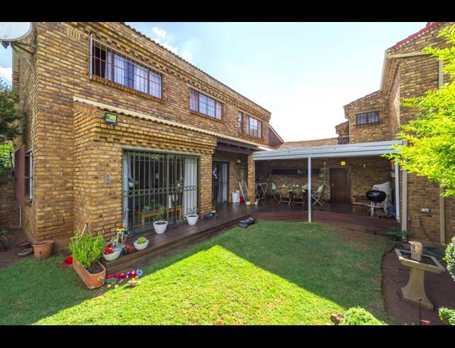 3 BEDROOM DUPLEX FOR SALE IN MORNINGHILL